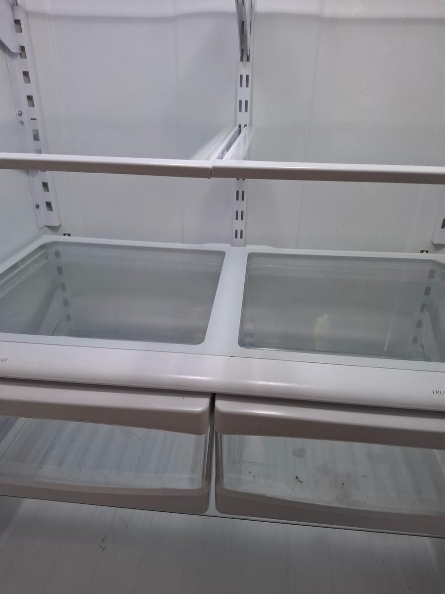 refrigerator cleaned inside