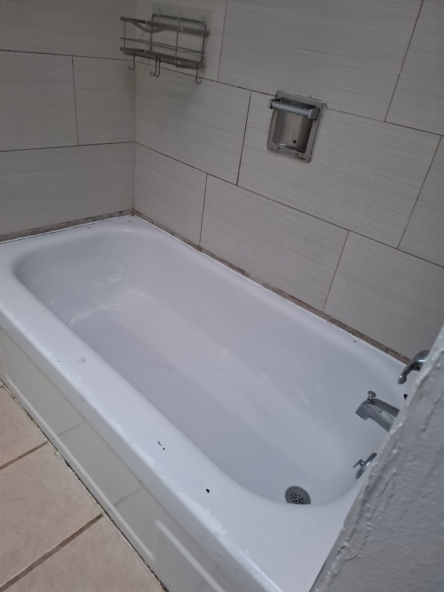 bathtub and surround