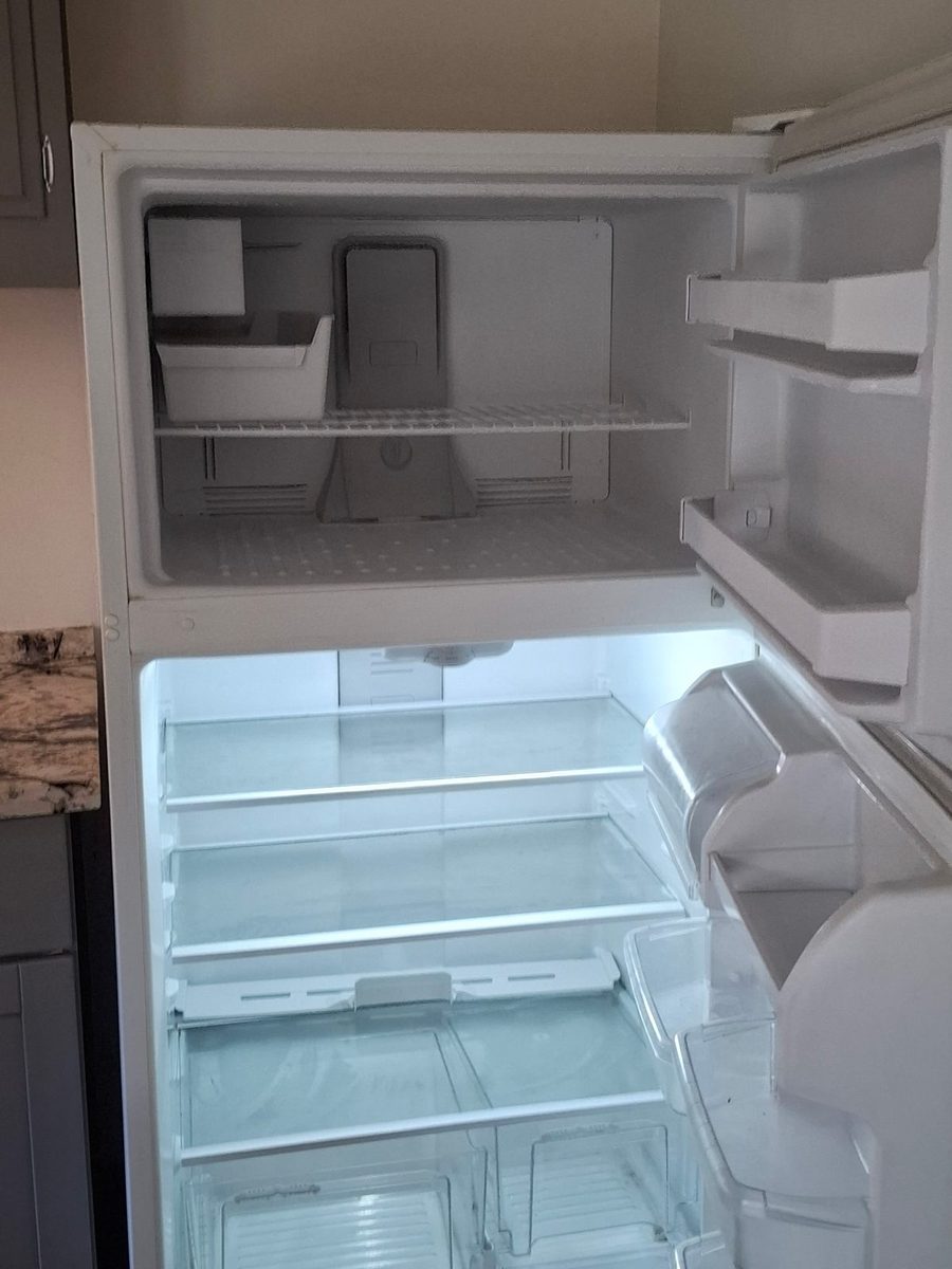 refrigerator cleaned inside